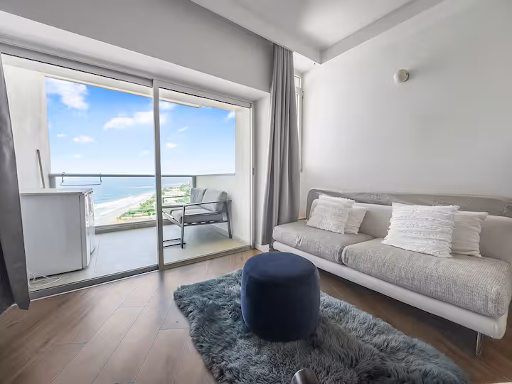 Managed property — lounge